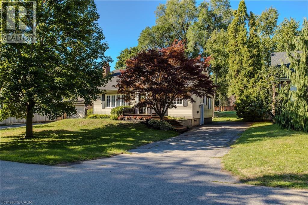 Photo 6 of 936 Harvey Place, Burlington ON
