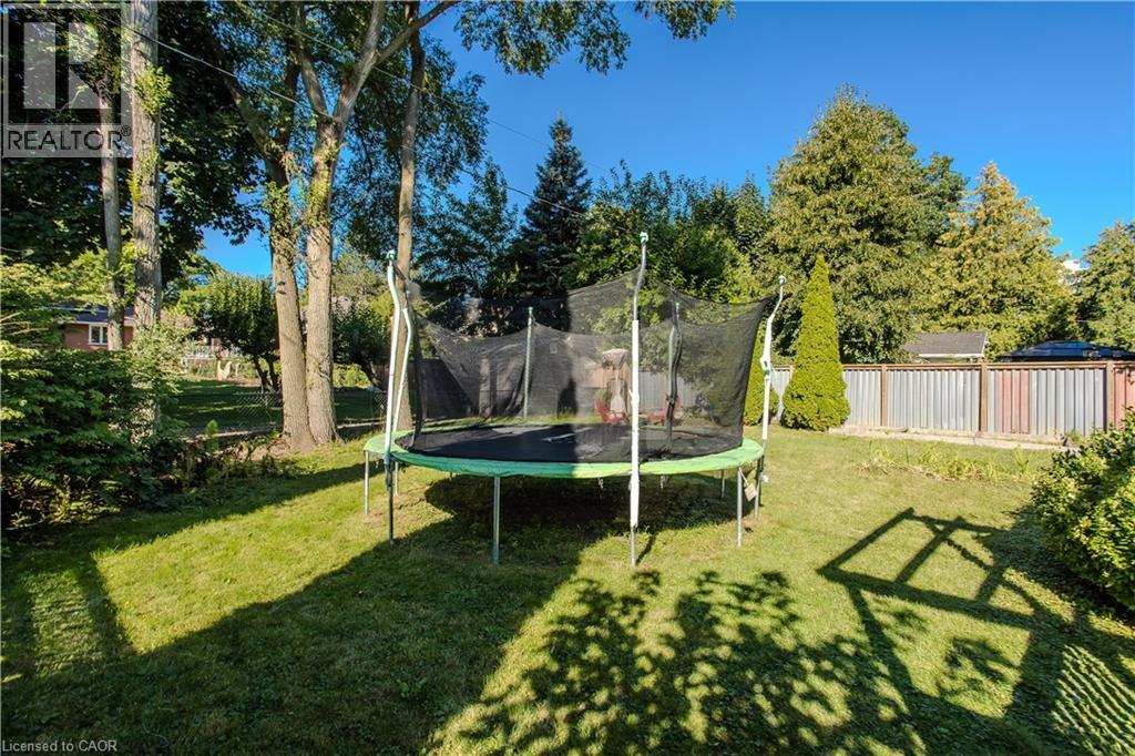 Photo 33 of 936 Harvey Place, Burlington ON