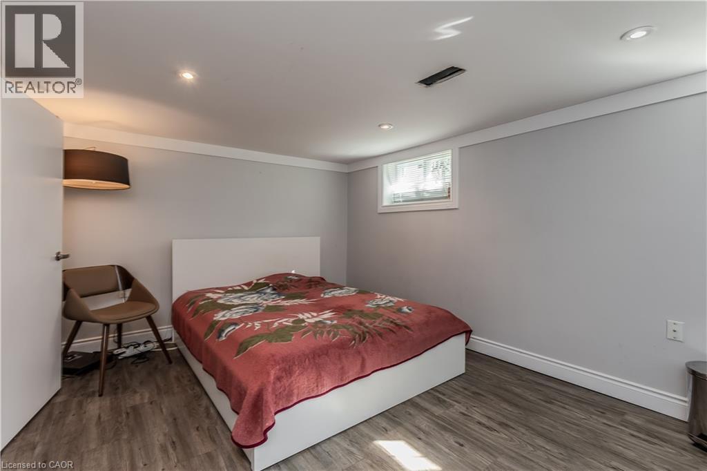 Photo 7 of 936 Harvey Place, Burlington ON