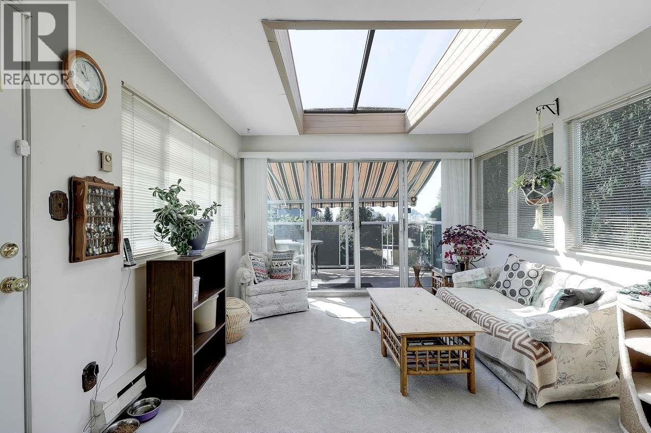 Photo 14 of 203 E 26th Street, North Vancouver BC