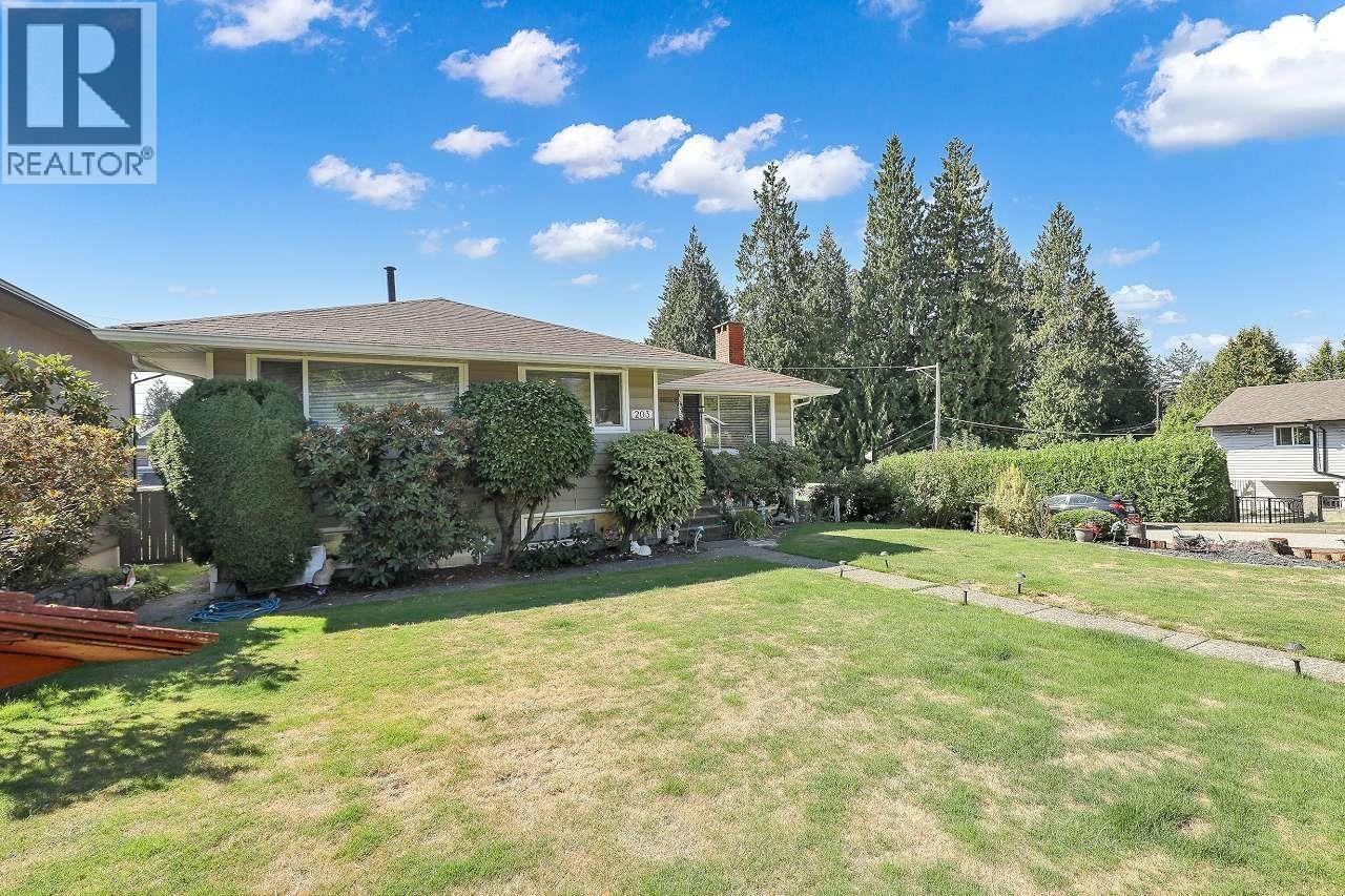 Photo 2 of 203 E 26th Street, North Vancouver BC