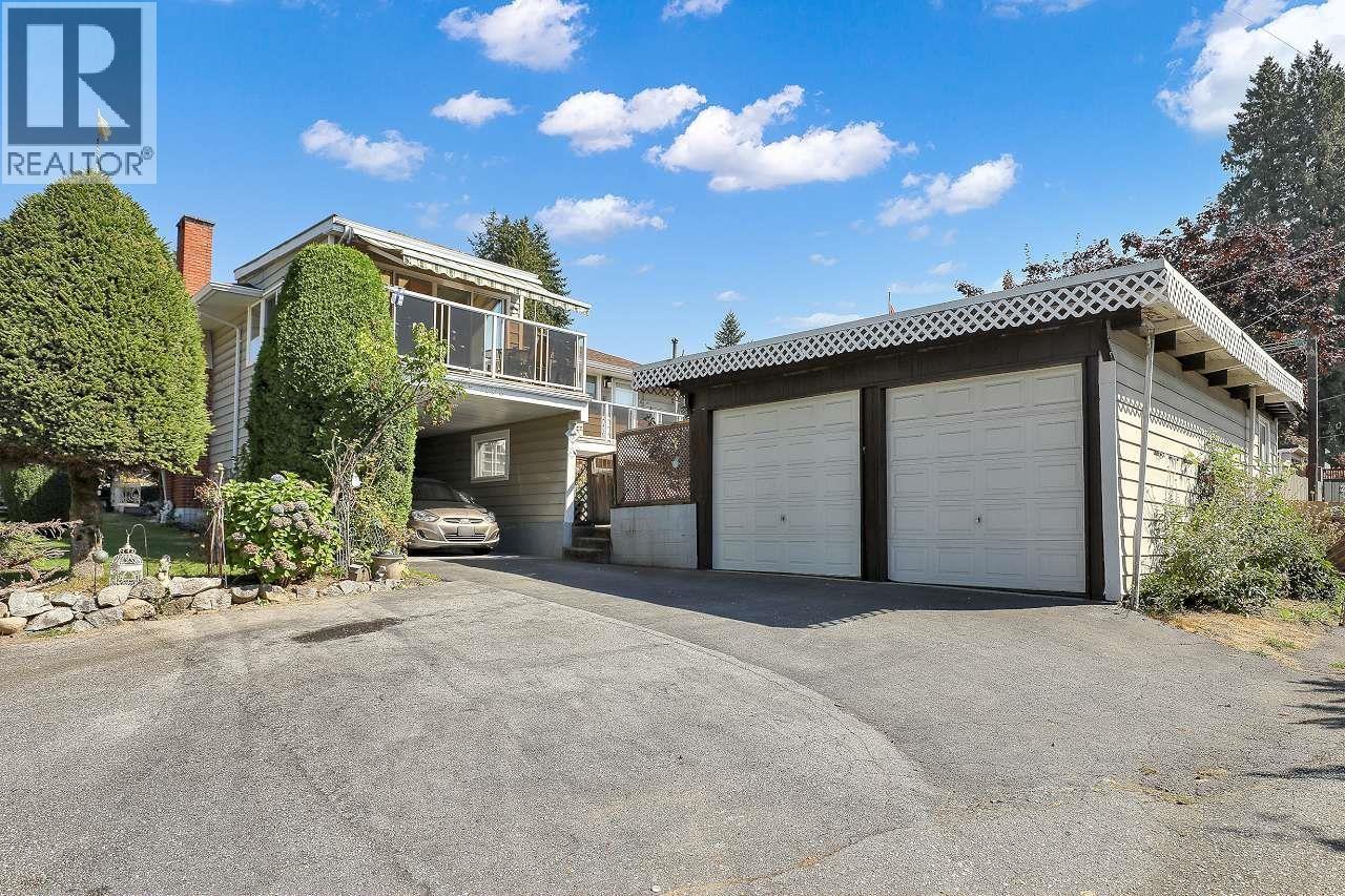 Photo 33 of 203 E 26th Street, North Vancouver BC