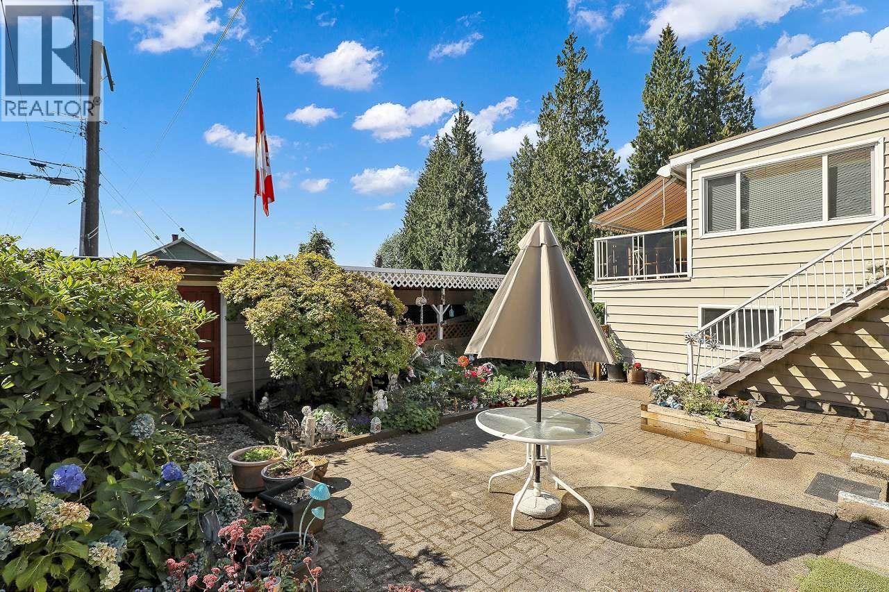 Photo 35 of 203 E 26th Street, North Vancouver BC
