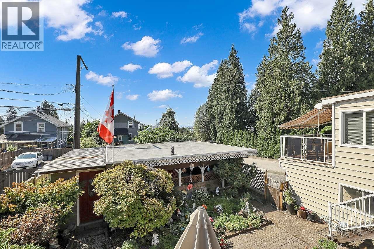 Photo 37 of 203 E 26th Street, North Vancouver BC