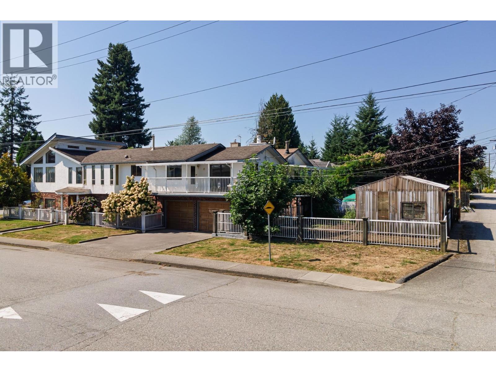 Photo 24 of 2025 St Andrews Avenue, North Vancouver BC
