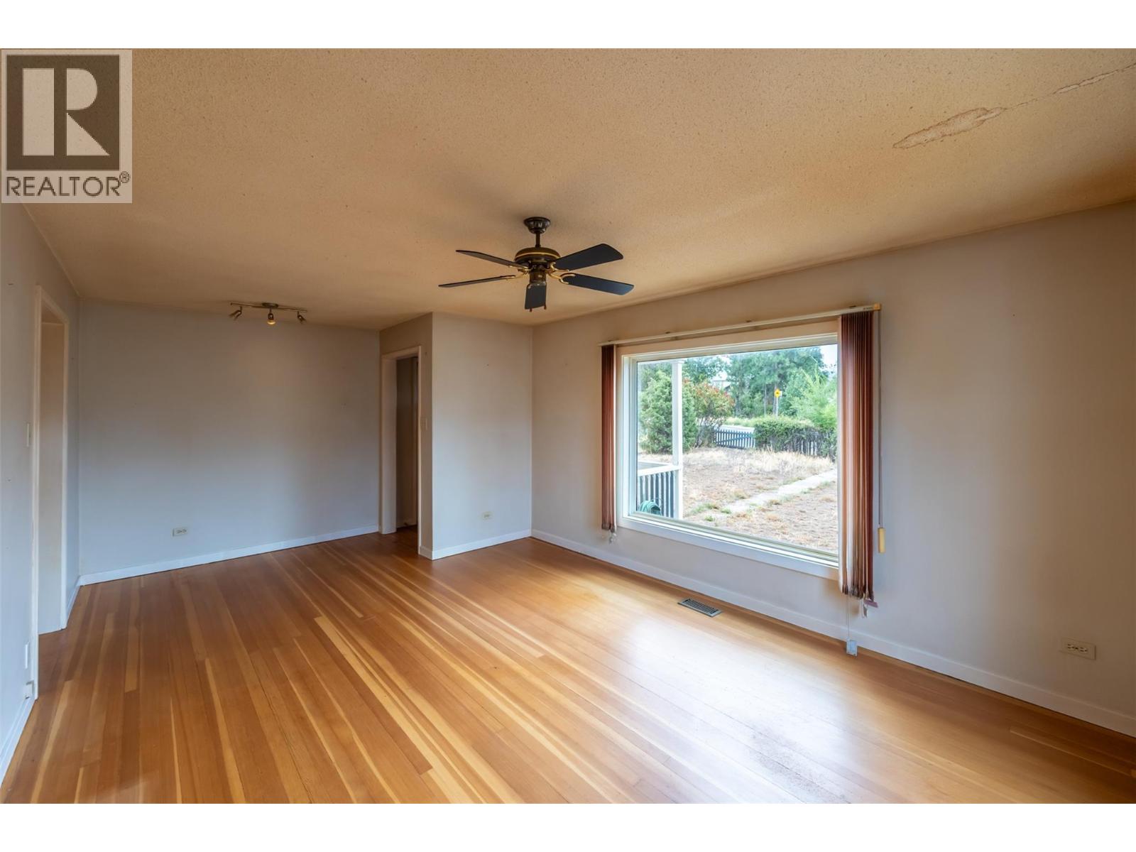  401 Wade Avenue East, Penticton