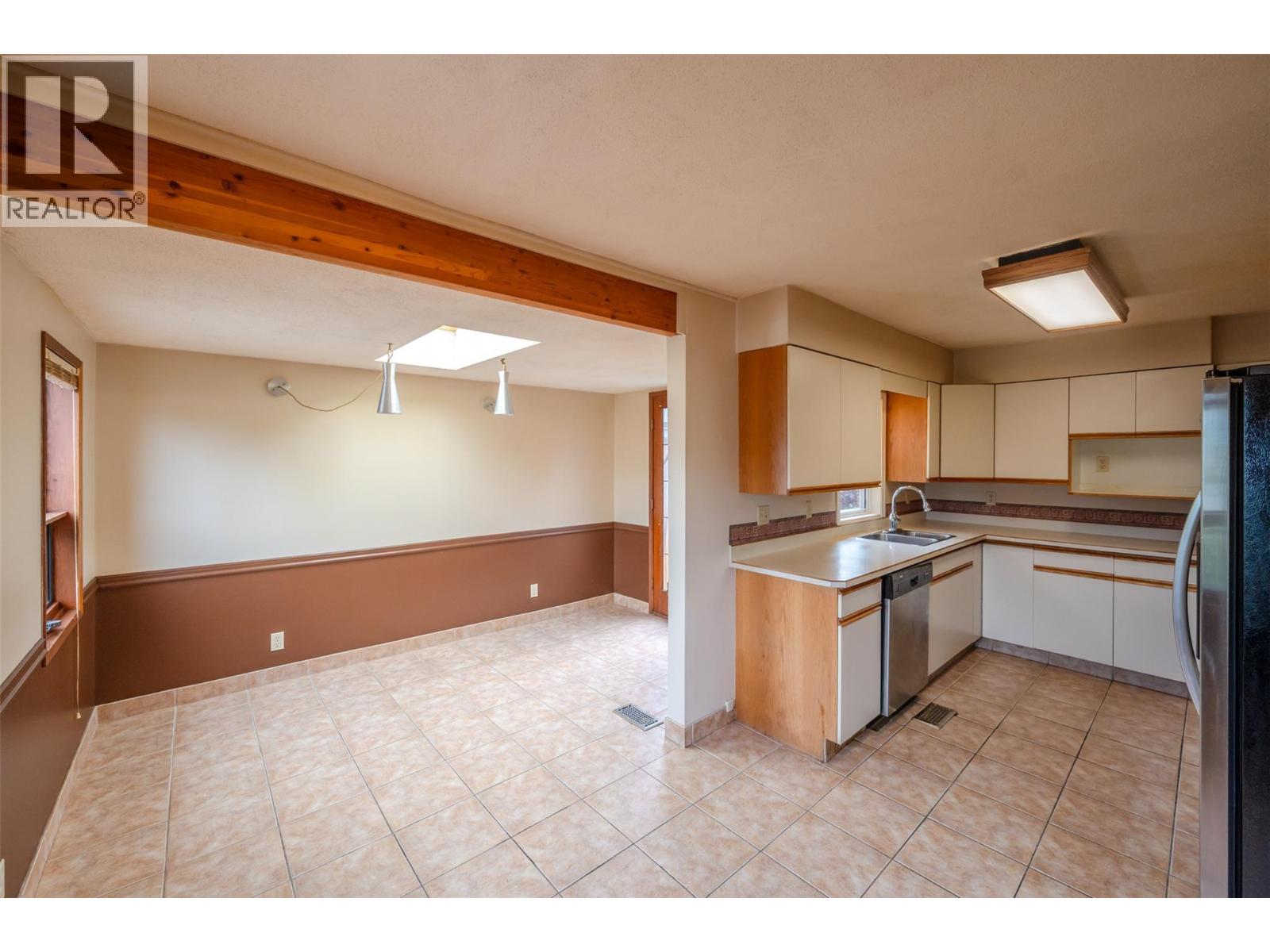  401 Wade Avenue East, Penticton