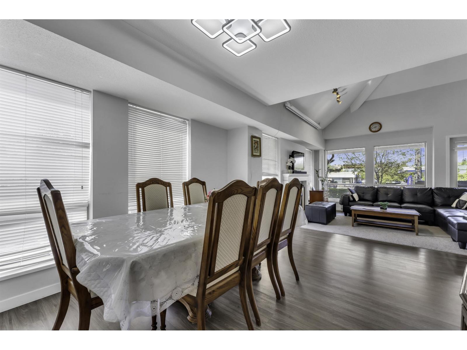 Photo 8 of 21 12172 72 Avenue, Surrey BC