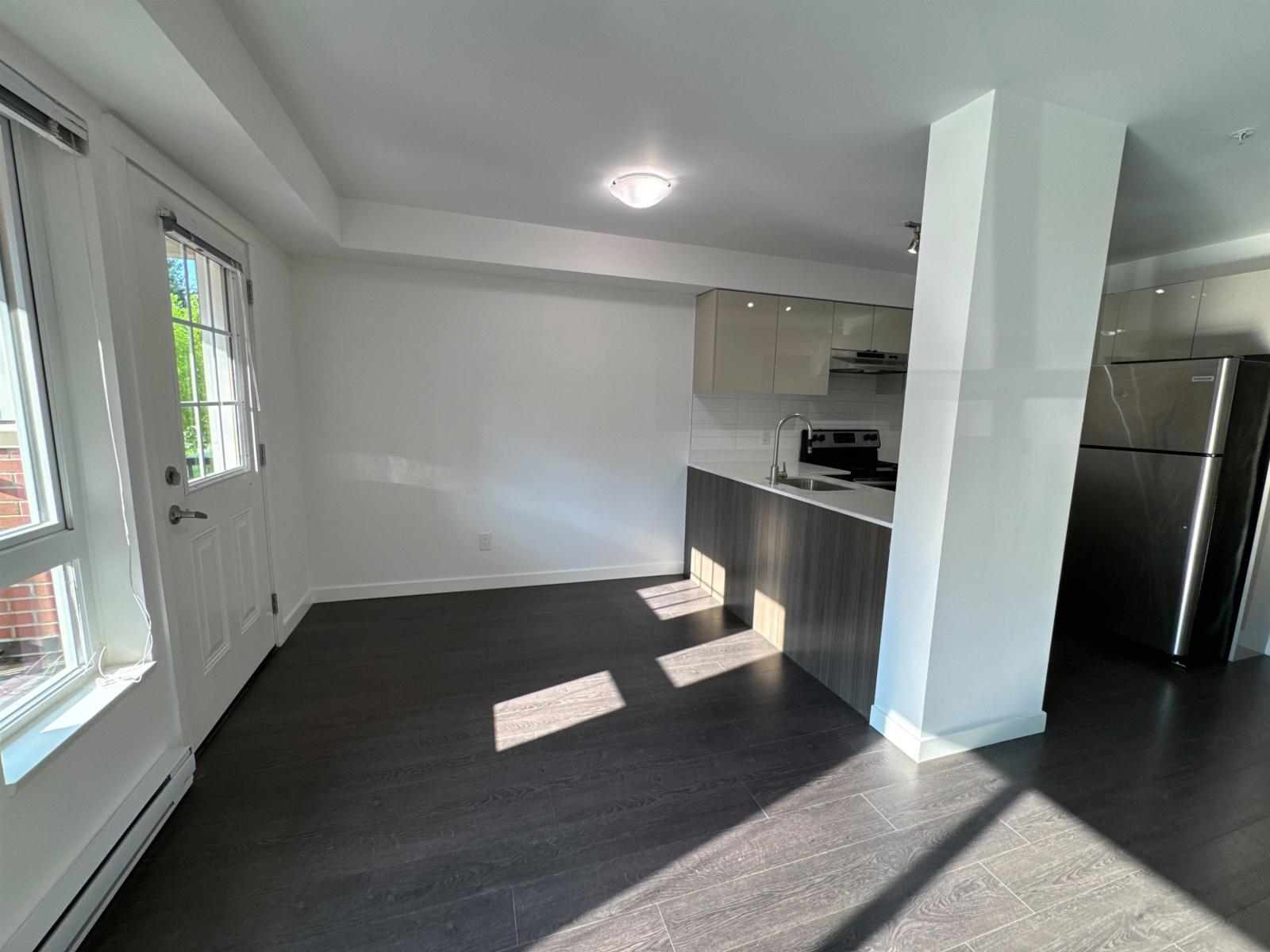 Photo 2 of 103 10688 140 Street, Surrey BC