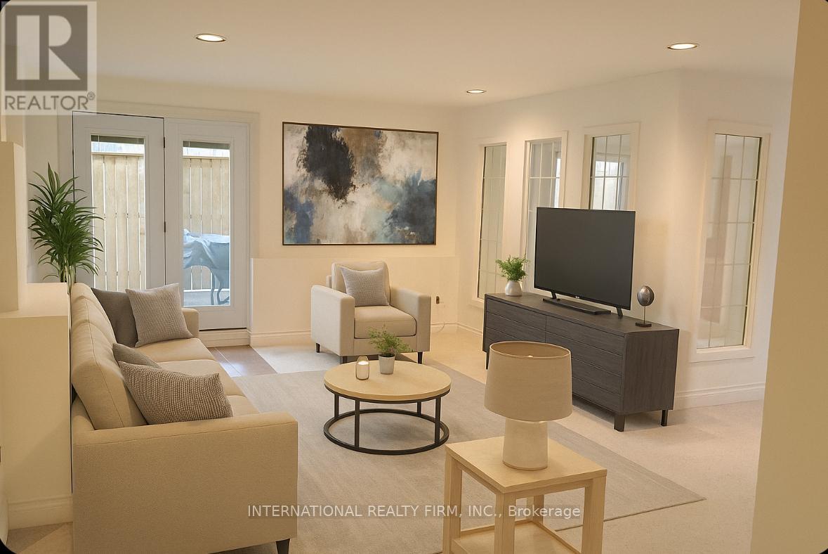 Photo 8 of 276 Sheridan Court, Newmarket ON