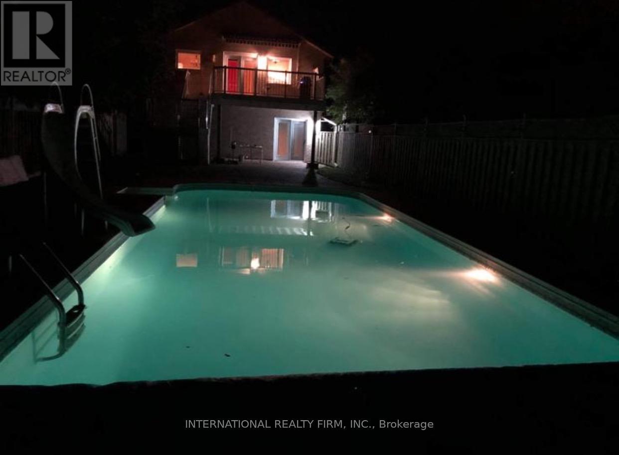 Photo 19 of 276 Sheridan Court, Newmarket ON