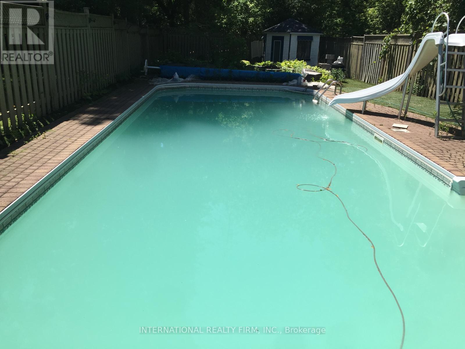 Photo 21 of 276 Sheridan Court, Newmarket ON