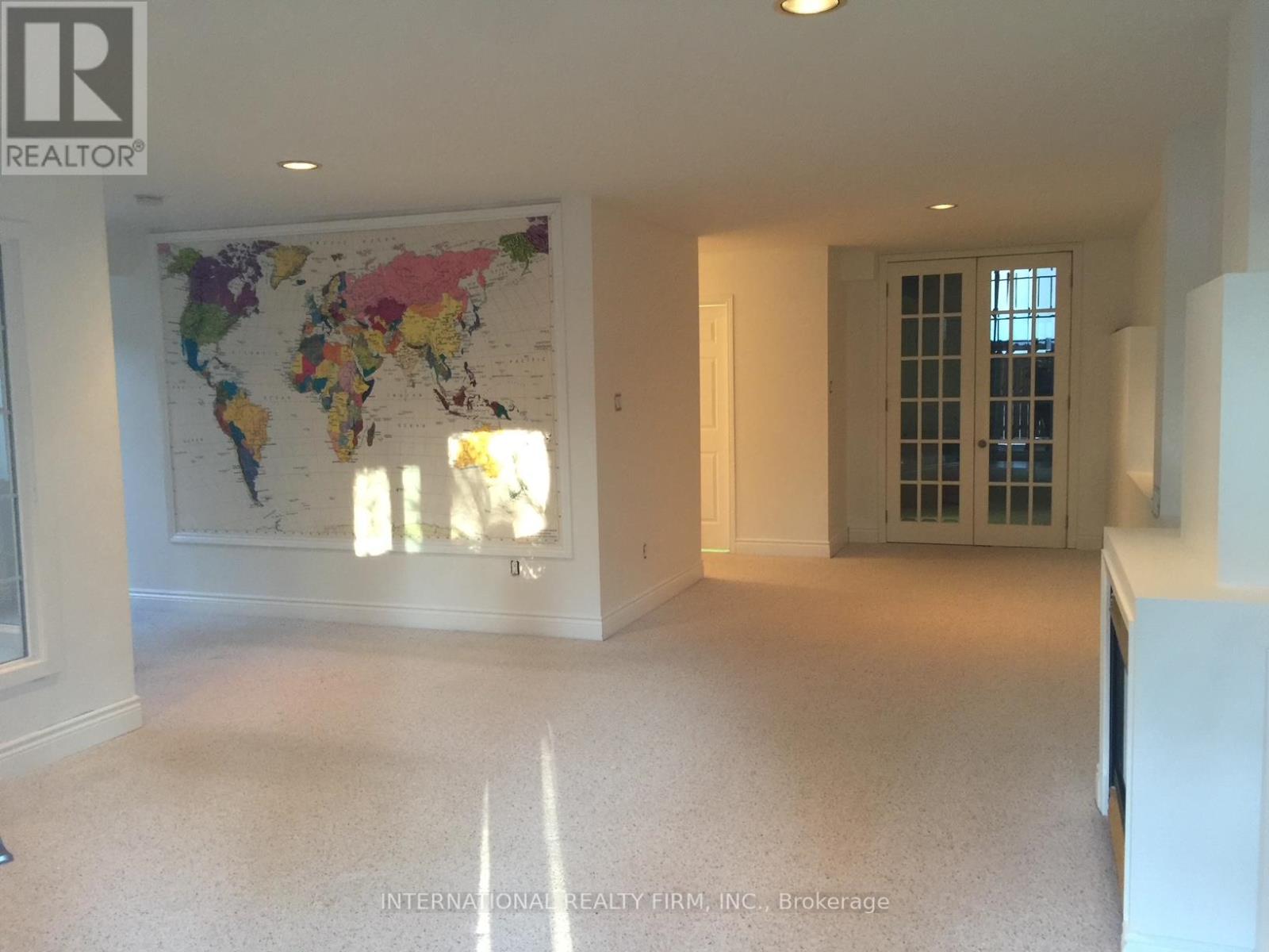 Photo 15 of 276 Sheridan Court, Newmarket ON
