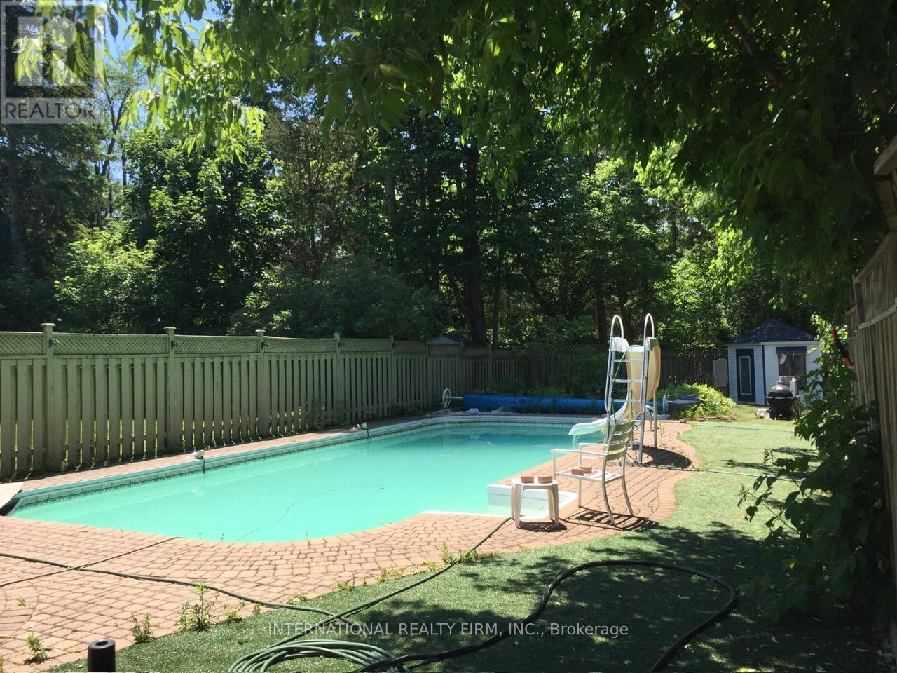 Photo 23 of 276 Sheridan Court, Newmarket ON