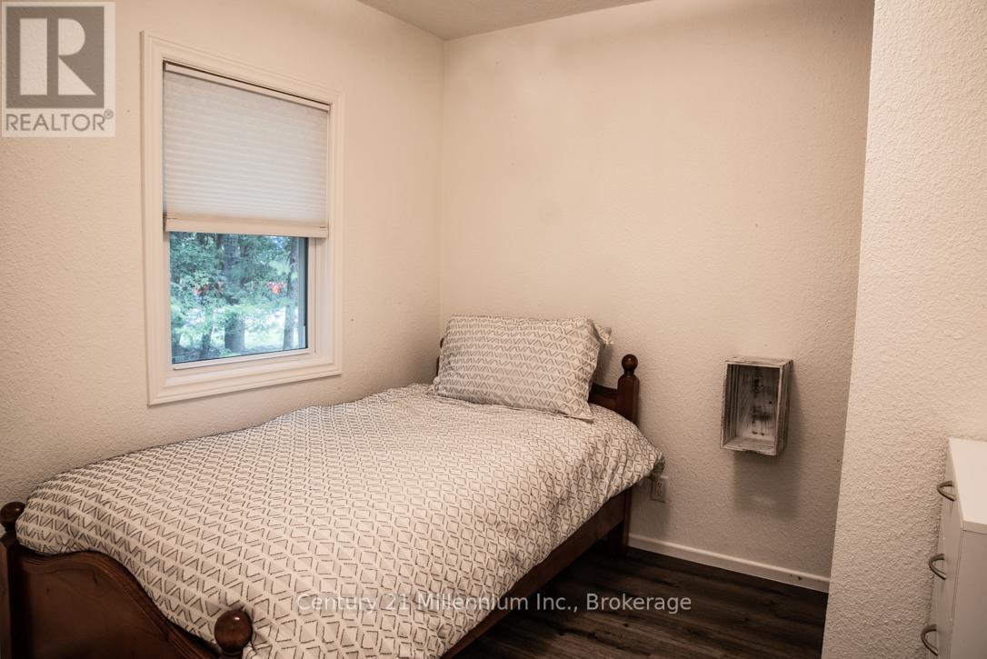 Photo 1 of 114 Chamonix Crescent, Blue Mountains ON
