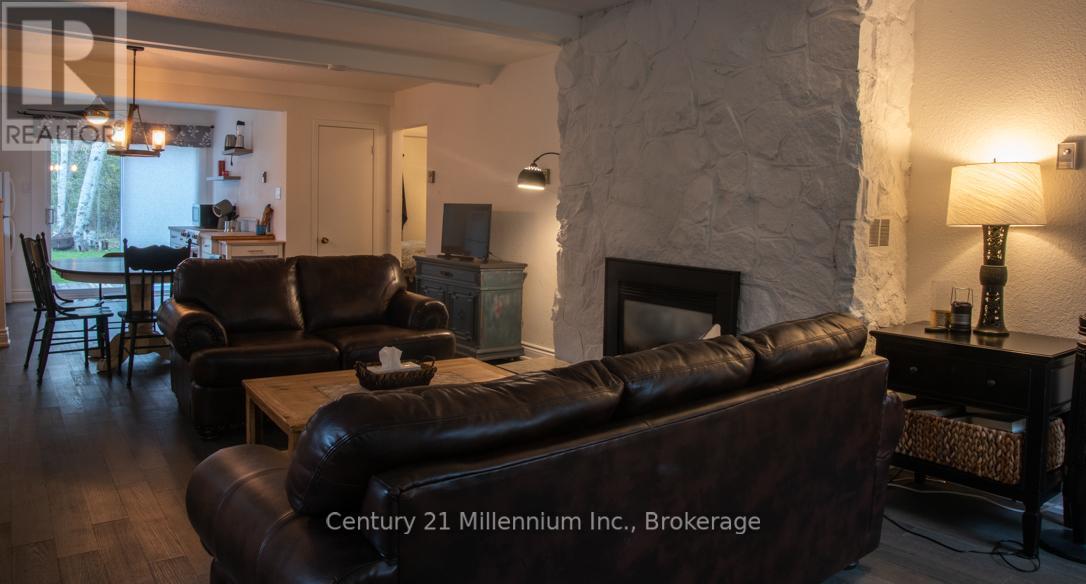Photo 6 of 114 Chamonix Crescent, Blue Mountains ON