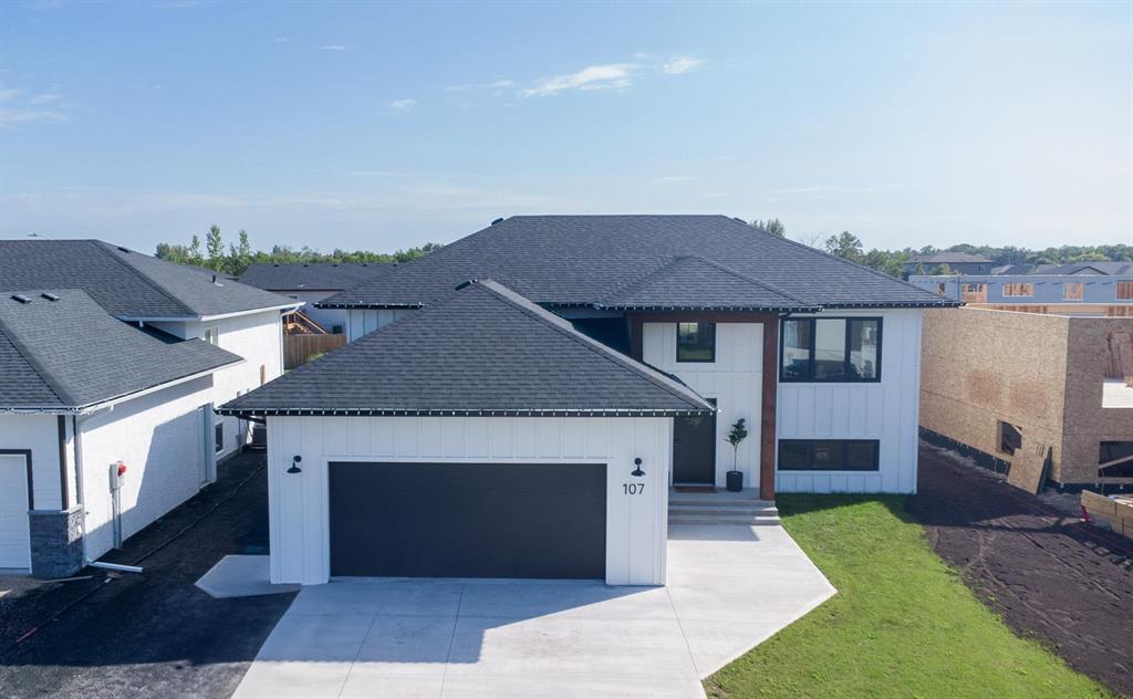 Photo 1 of 107 Parkside Crescent, Mitchell MB
