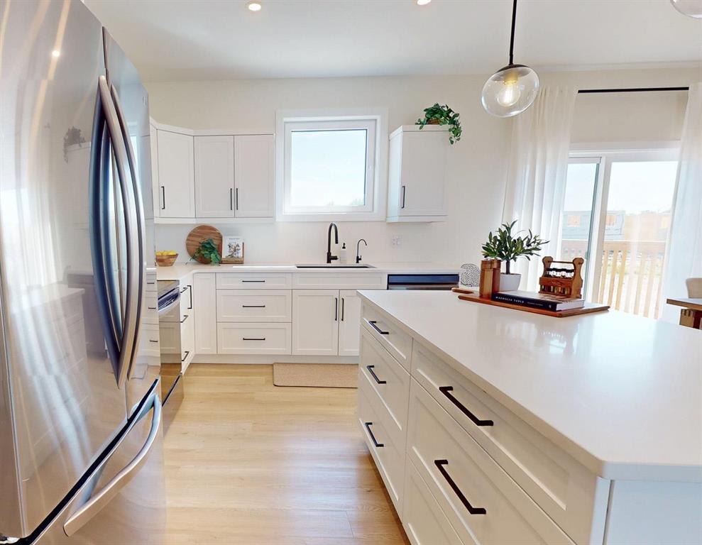 Photo 11 of 107 Parkside Crescent, Mitchell MB