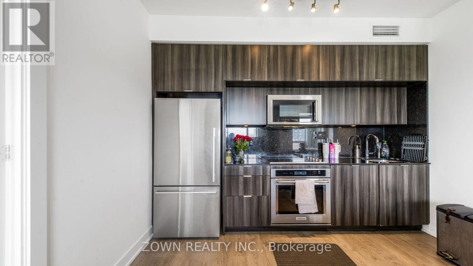 Photo 26 of 1006 80 Vanauley Street, Toronto ON