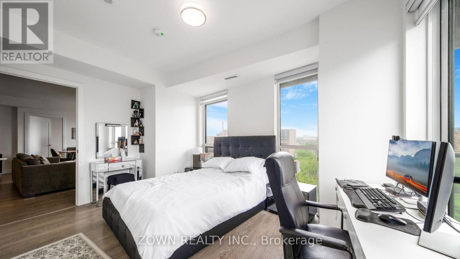 Photo 10 of 1006 80 Vanauley Street, Toronto ON