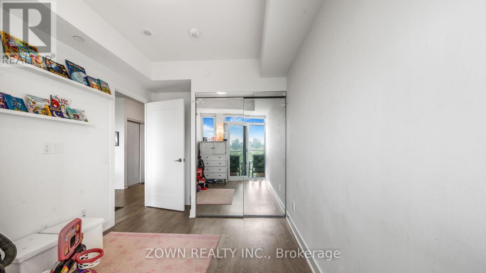 Photo 37 of 1006 80 Vanauley Street, Toronto ON