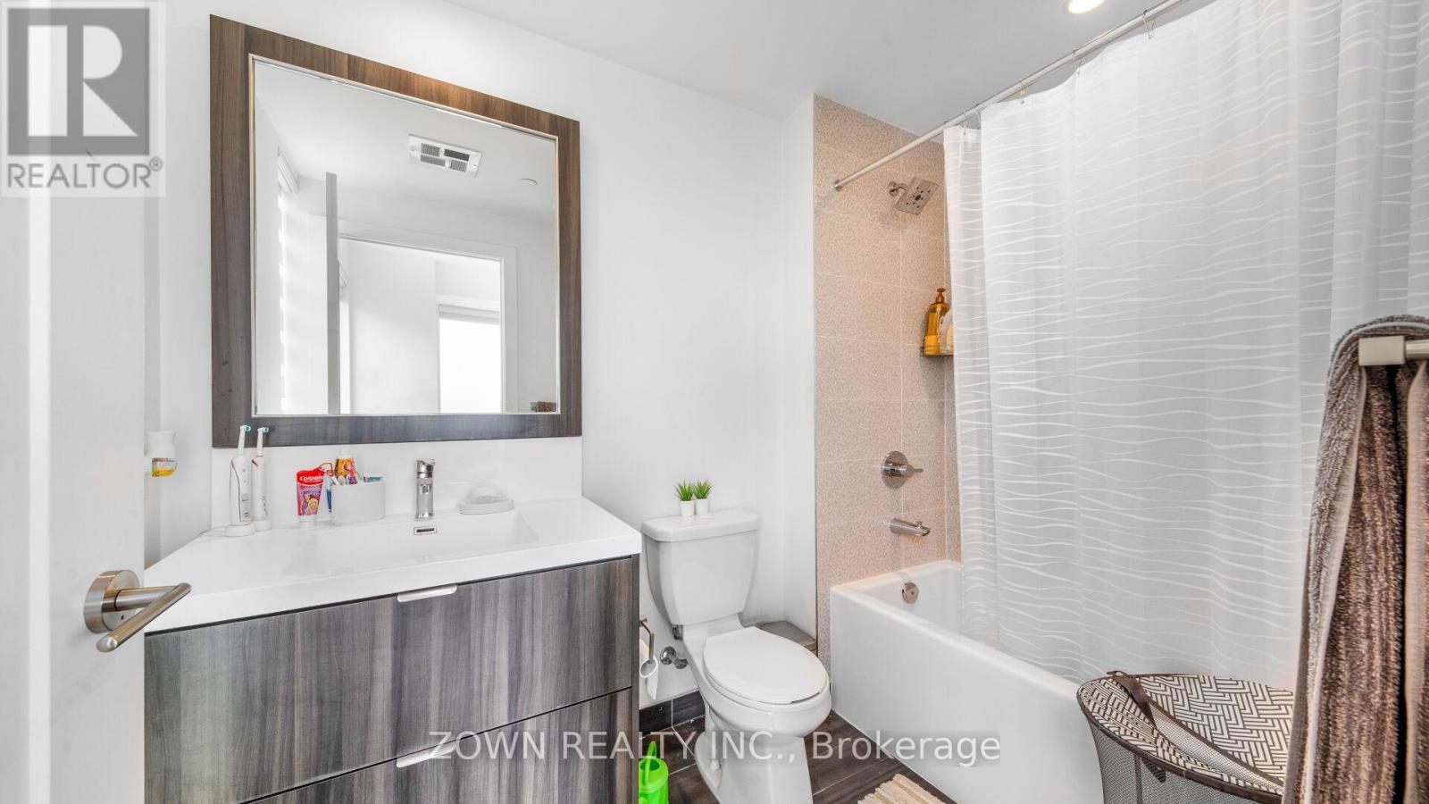 Photo 21 of 1006 80 Vanauley Street, Toronto ON