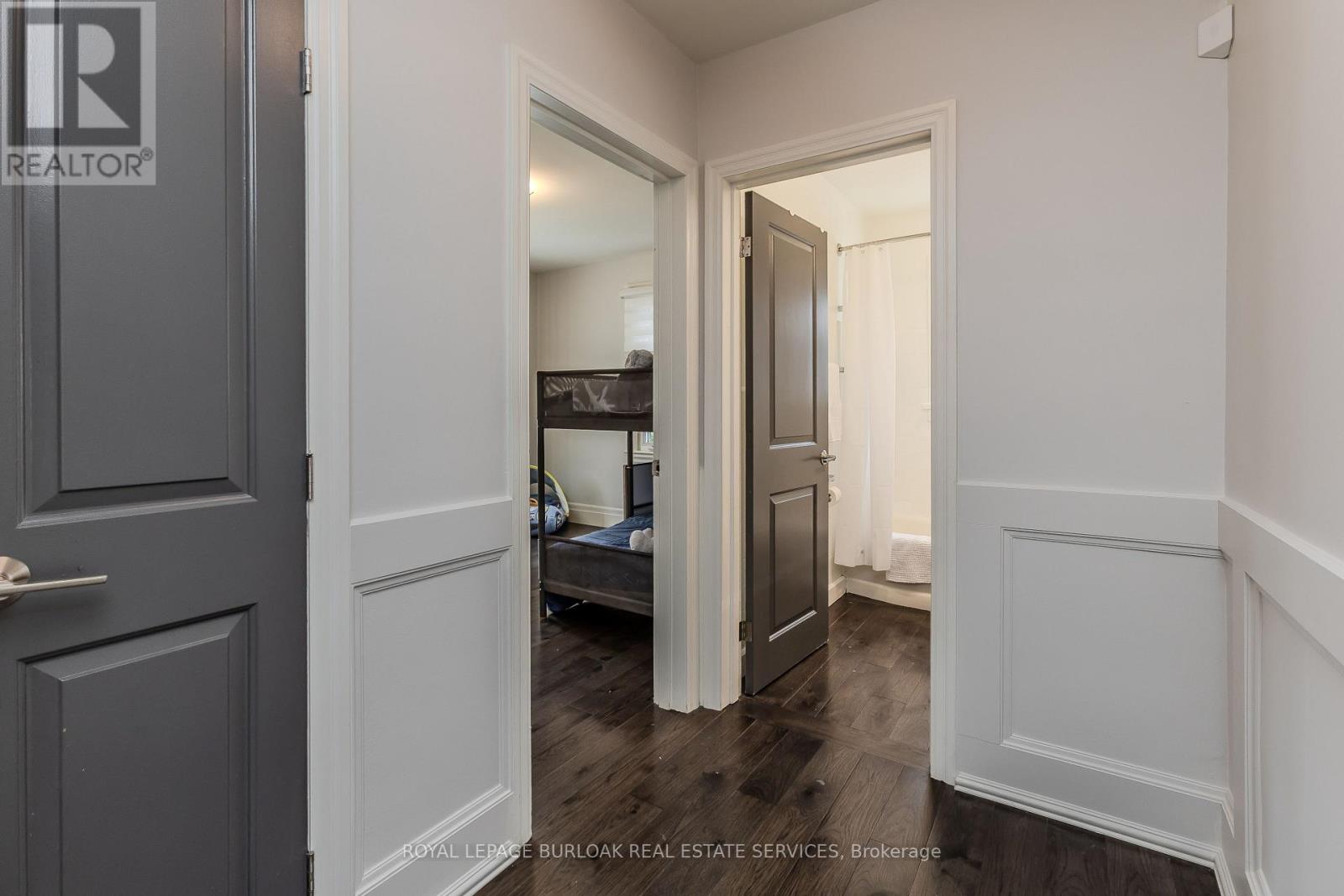 Photo 40 of 936 Harvey Place, Burlington ON