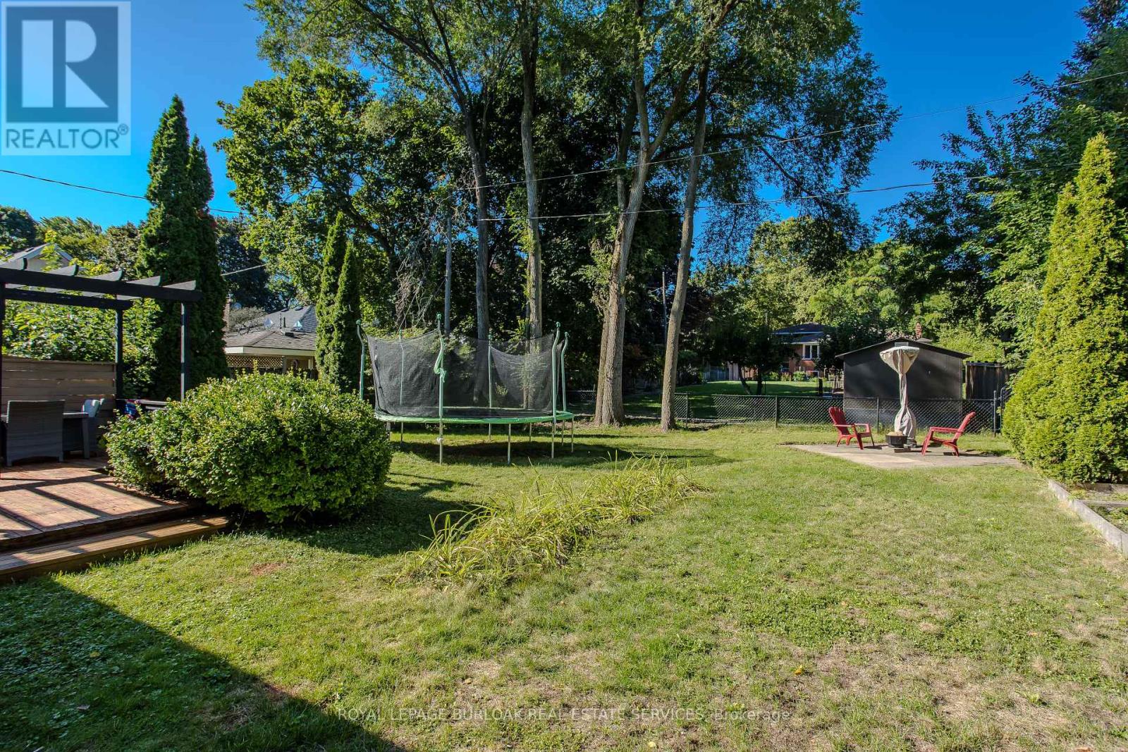 Photo 33 of 936 Harvey Place, Burlington ON