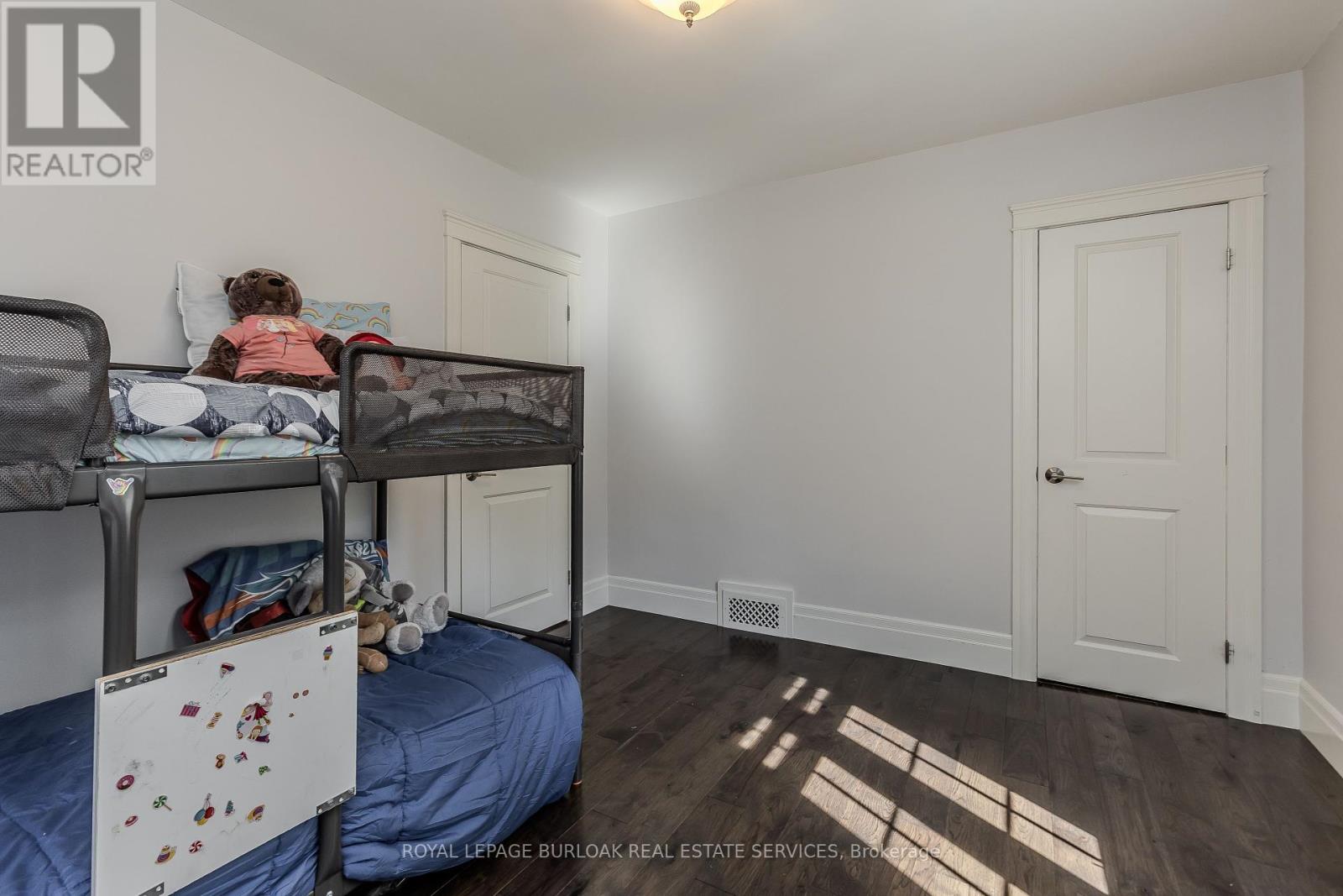 Photo 41 of 936 Harvey Place, Burlington ON