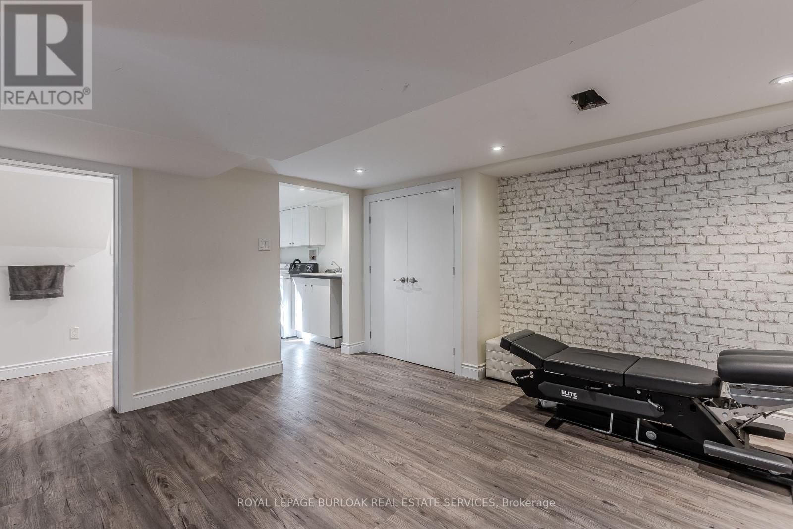 Photo 35 of 936 Harvey Place, Burlington ON