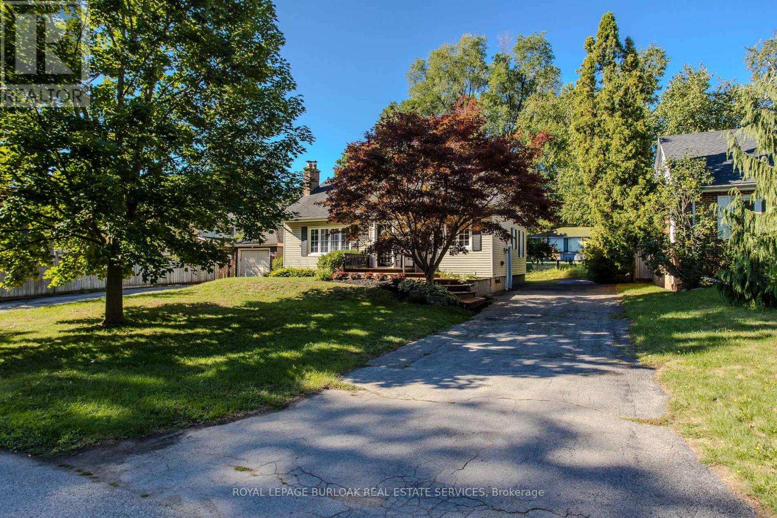 Photo 38 of 936 Harvey Place, Burlington ON