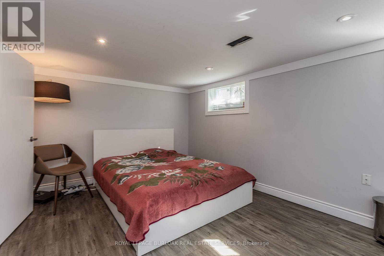 Photo 8 of 936 Harvey Place, Burlington ON