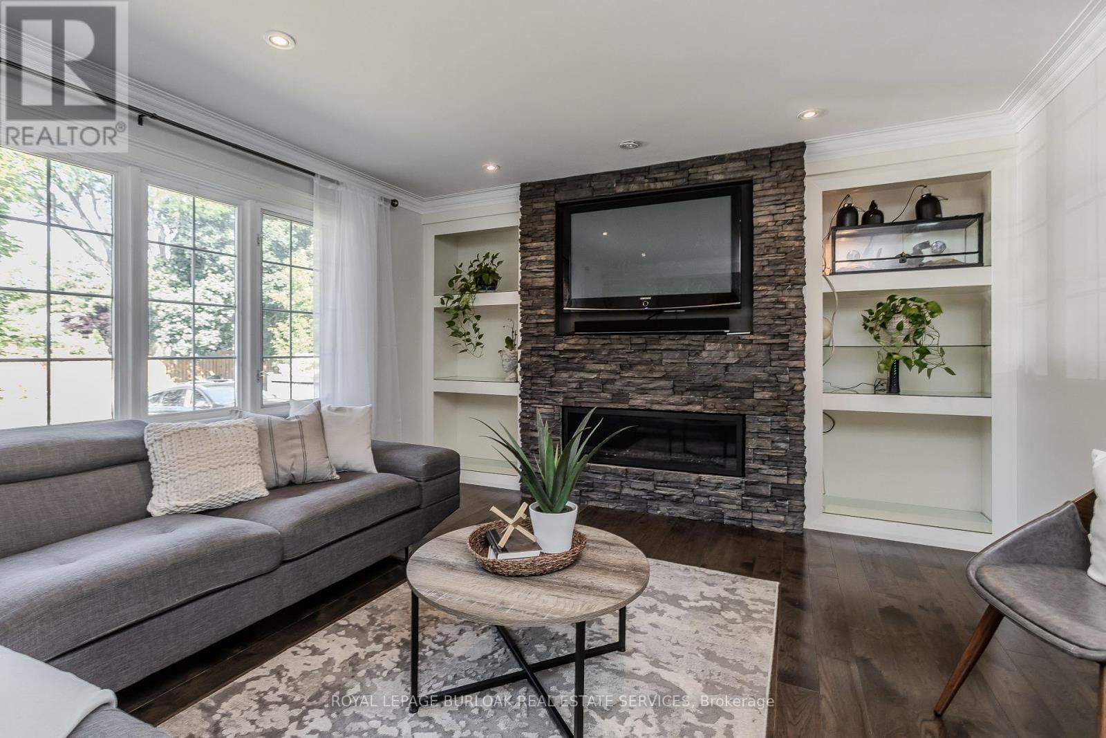 Photo 16 of 936 Harvey Place, Burlington ON