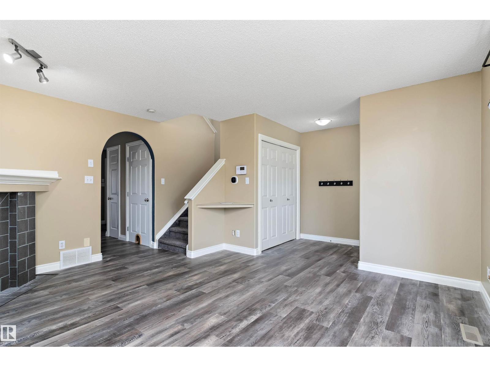 Photo 20 of 628 88 St Sw, Edmonton AB
