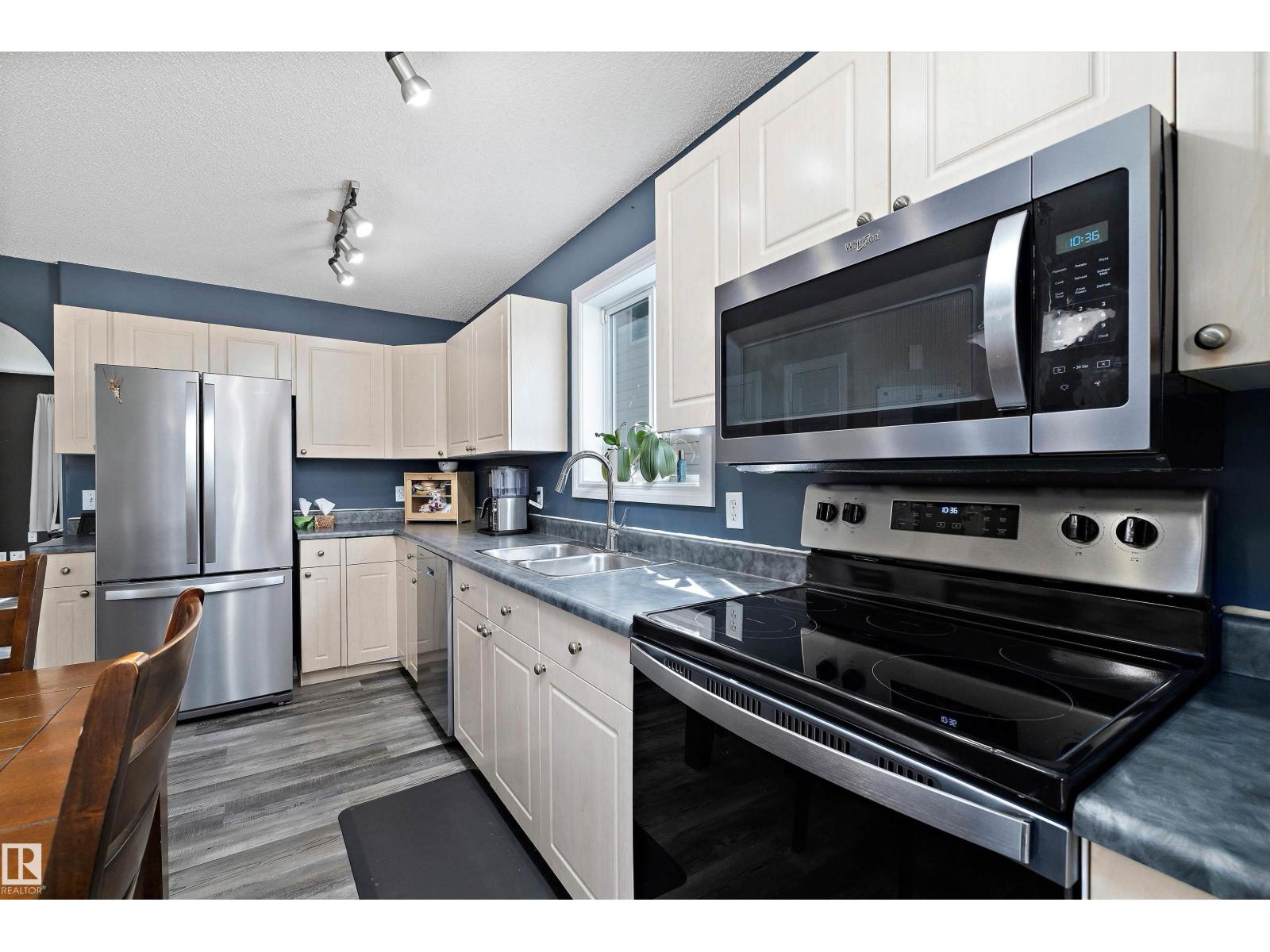 Photo 32 of 628 88 St Sw, Edmonton AB