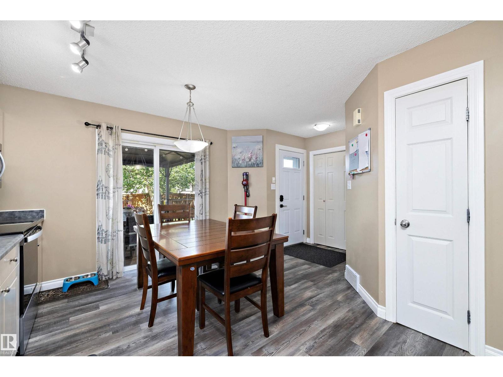 Photo 17 of 628 88 St Sw, Edmonton AB