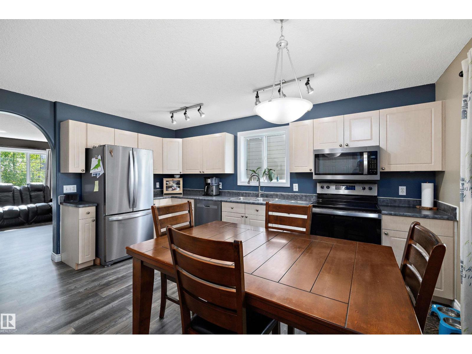 Photo 9 of 628 88 St Sw, Edmonton AB