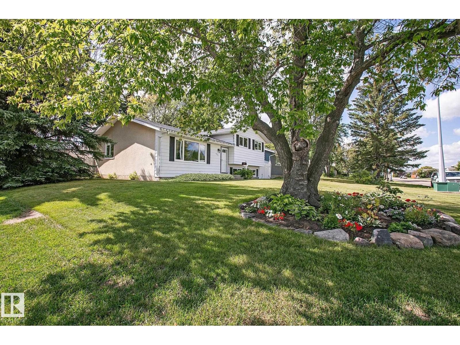 Photo 5 of 9701 96 Av, Morinville AB