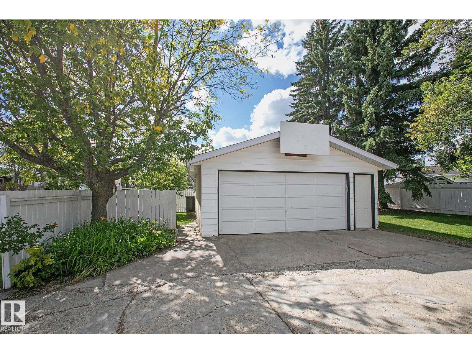 Photo 50 of 9701 96 Av, Morinville AB