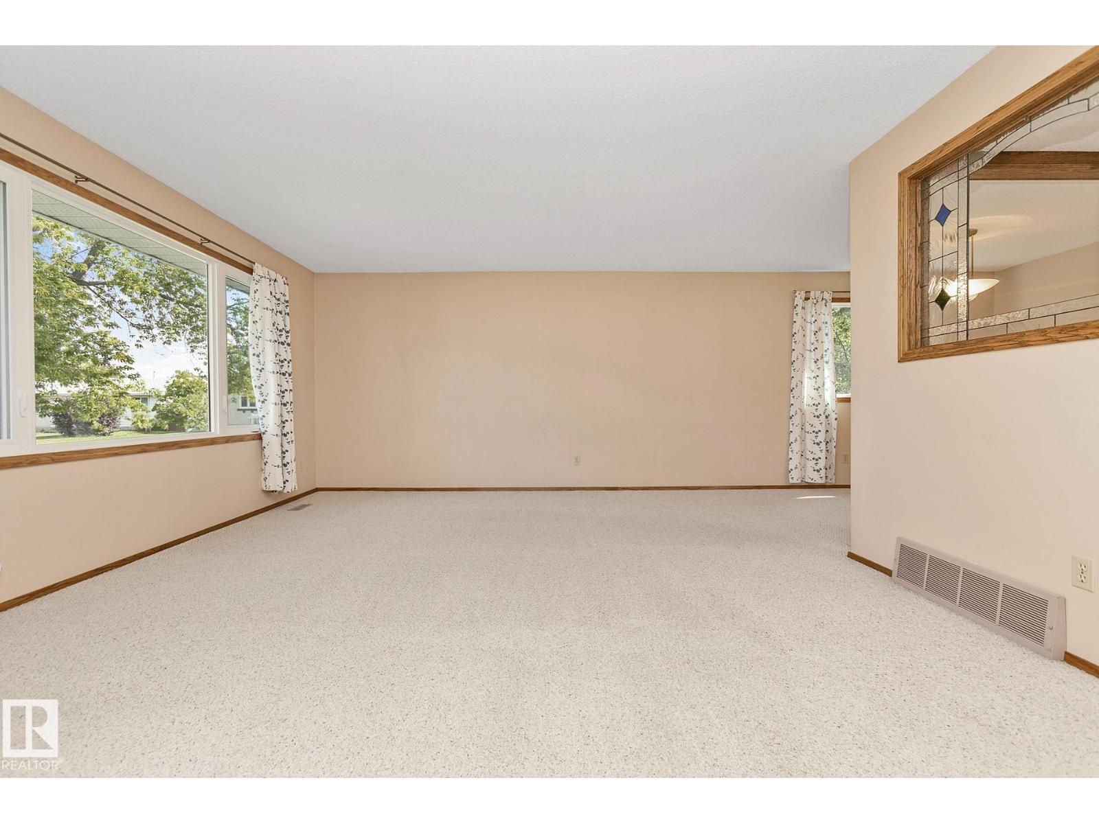 Photo 10 of 9701 96 Av, Morinville AB