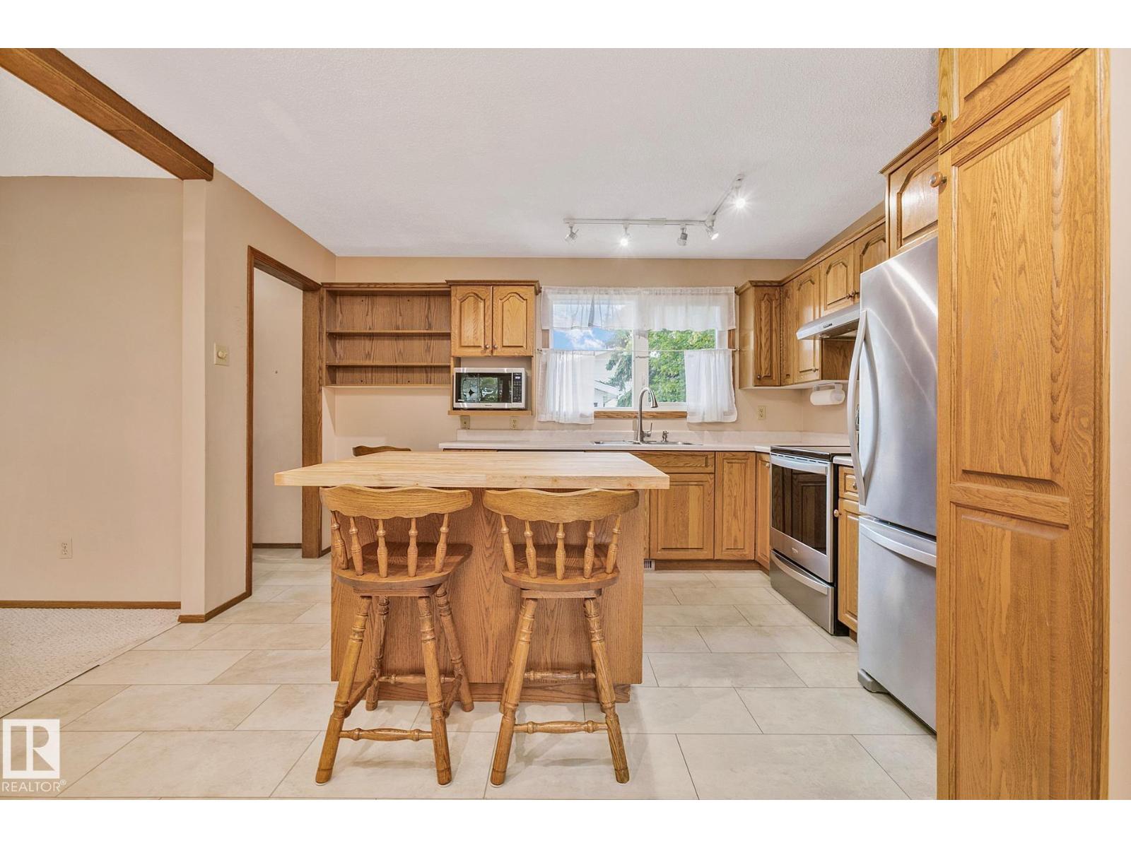 Photo 18 of 9701 96 Av, Morinville AB