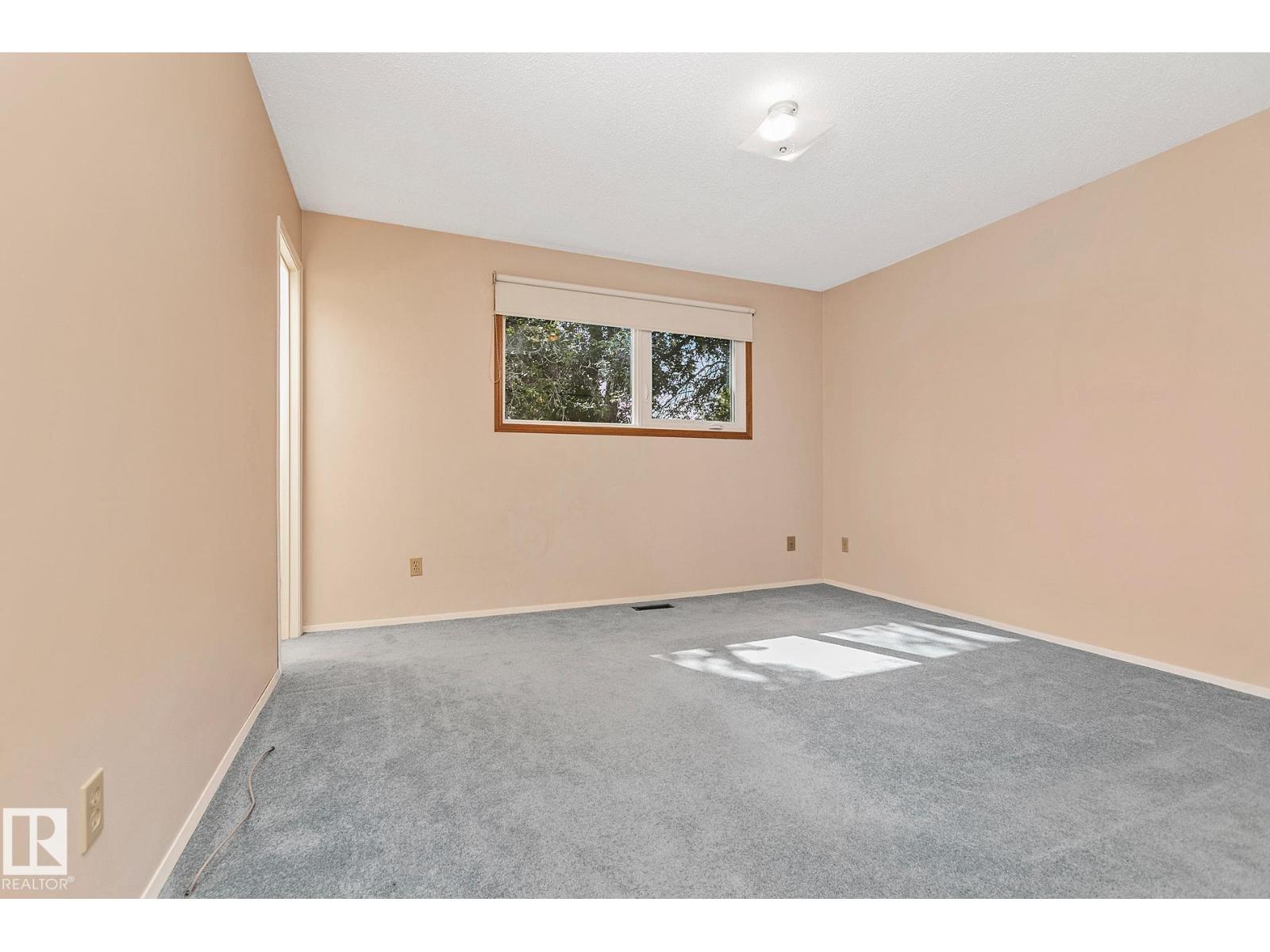 Photo 26 of 9701 96 Av, Morinville AB