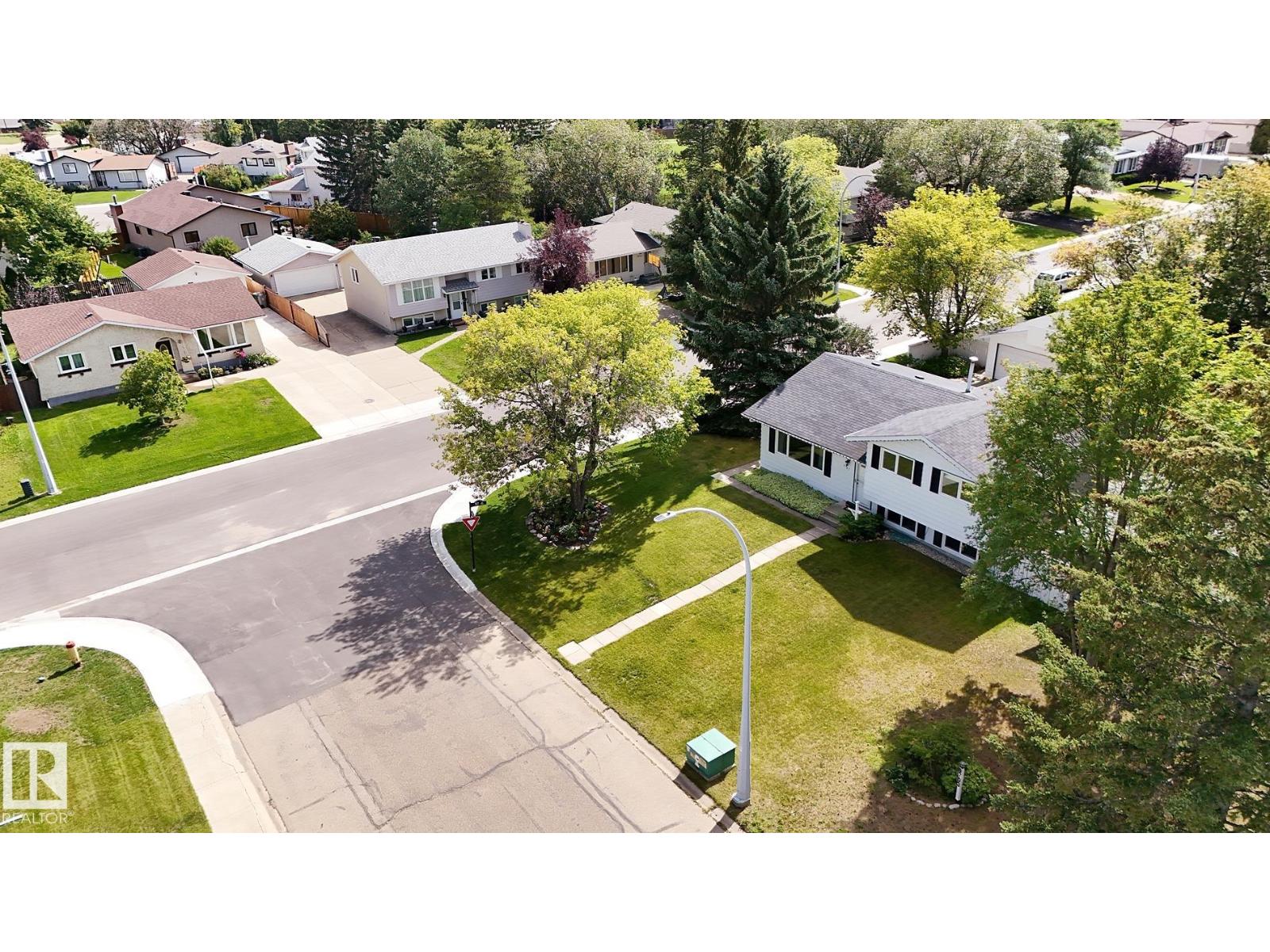 Photo 62 of 9701 96 Av, Morinville AB