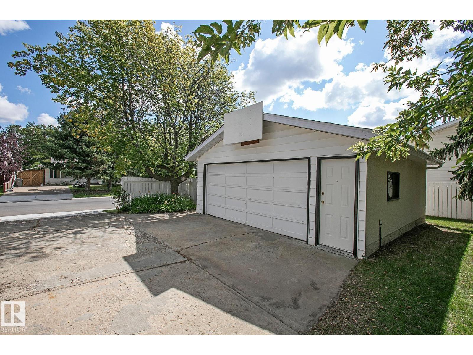 Photo 55 of 9701 96 Av, Morinville AB