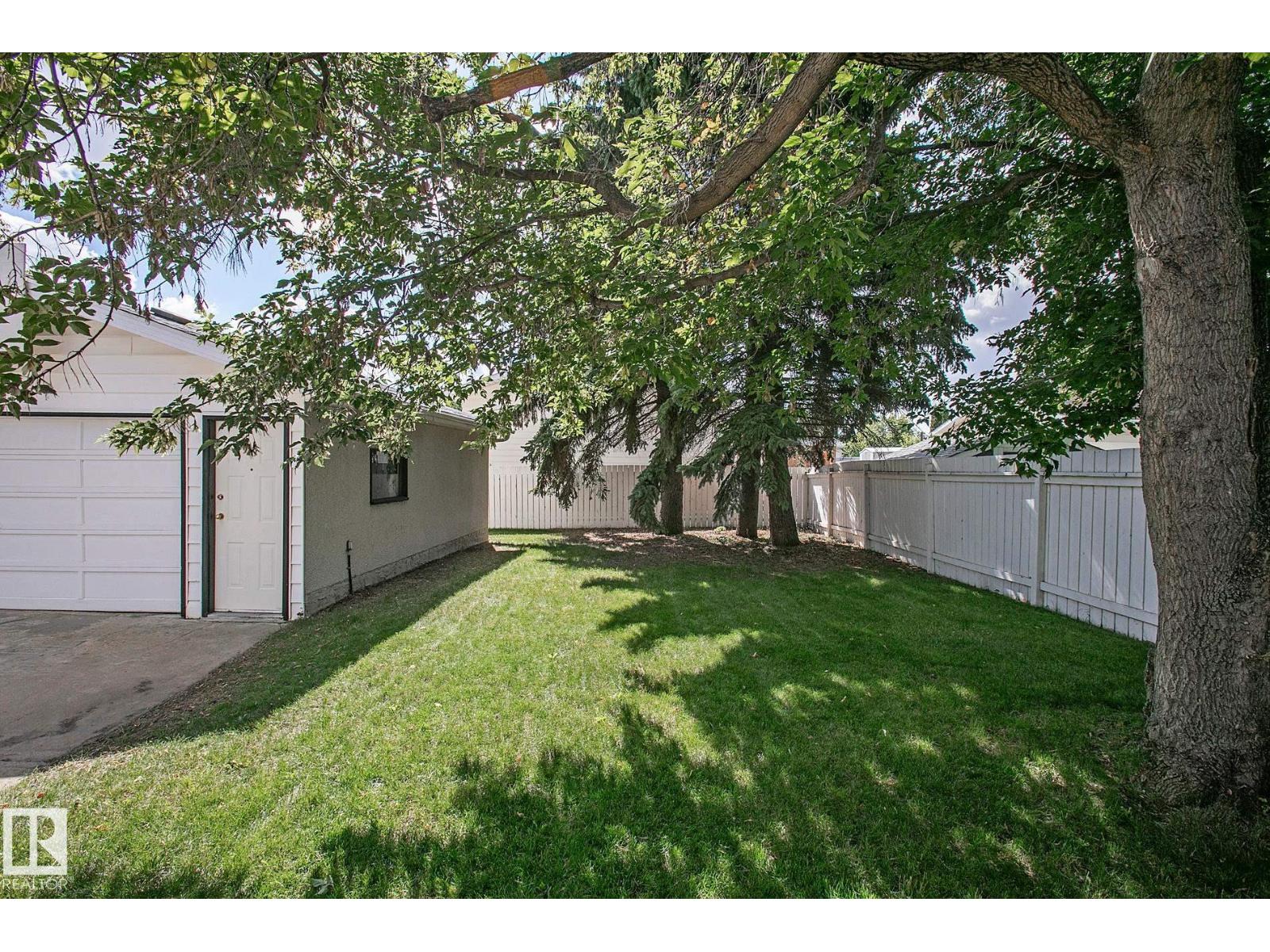 Photo 51 of 9701 96 Av, Morinville AB