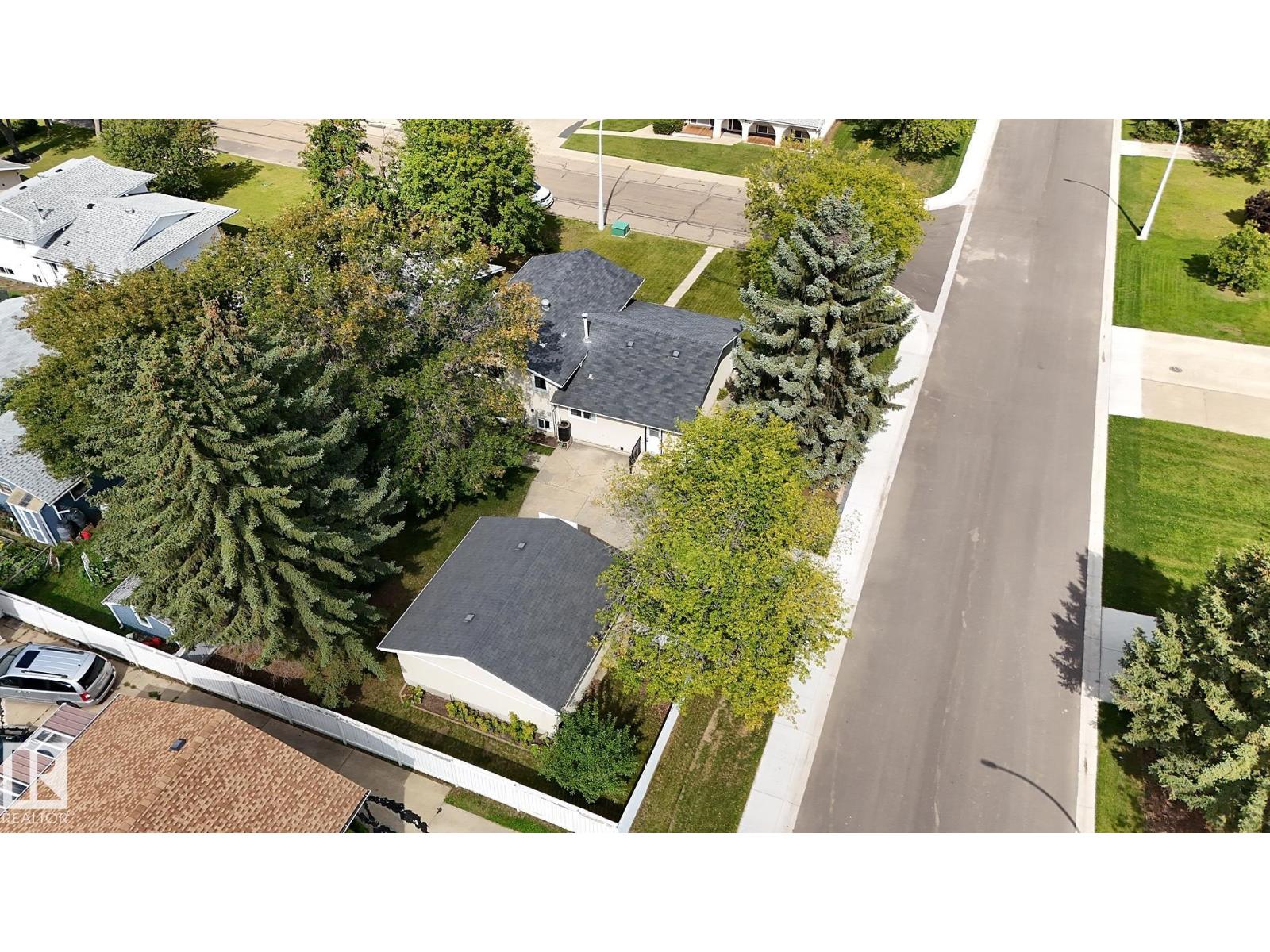 Photo 64 of 9701 96 Av, Morinville AB