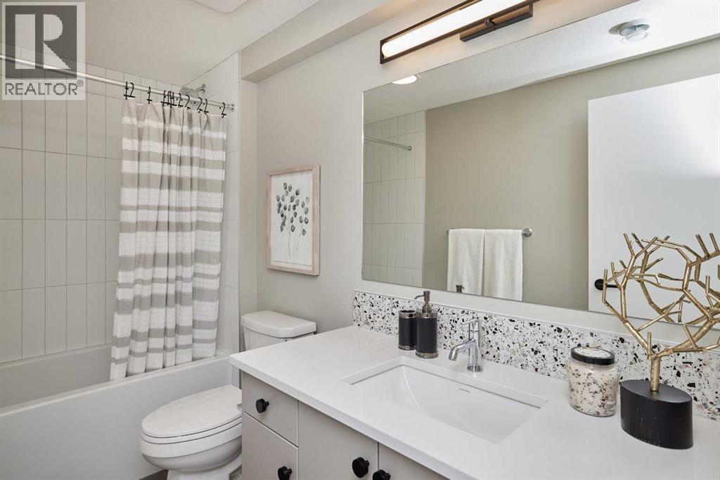 Photo 12 of 237 Rowmont Drive Nw, Calgary AB