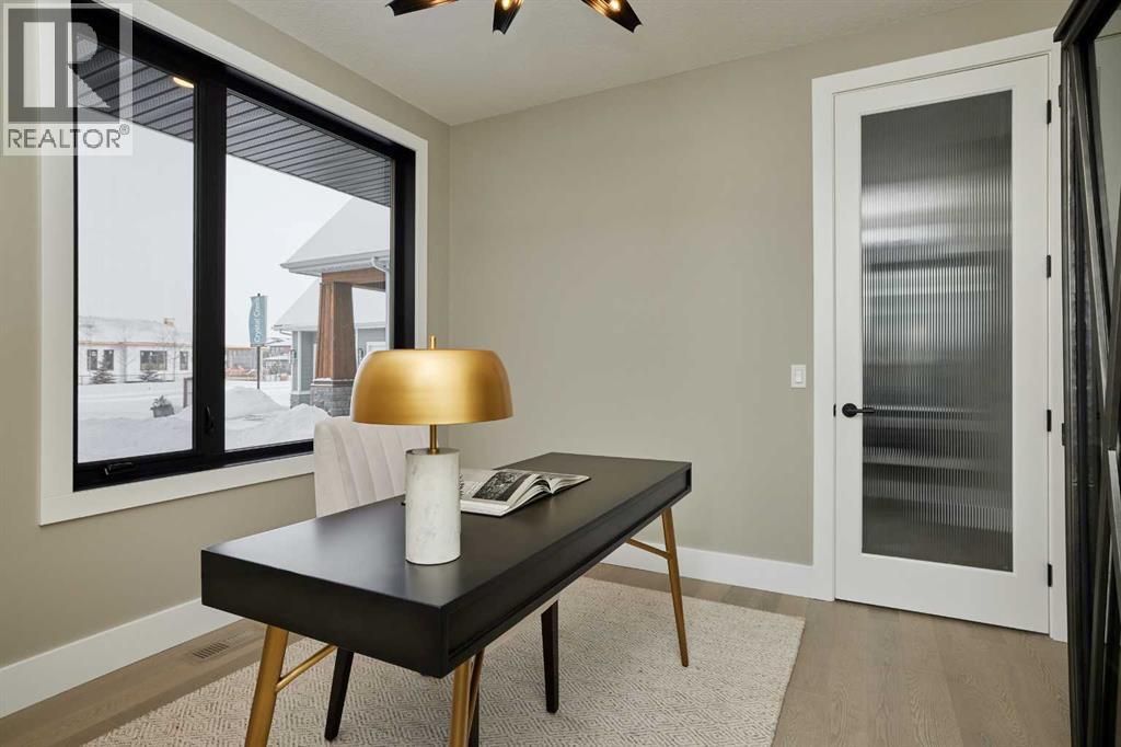 Photo 23 of 237 Rowmont Drive Nw, Calgary AB