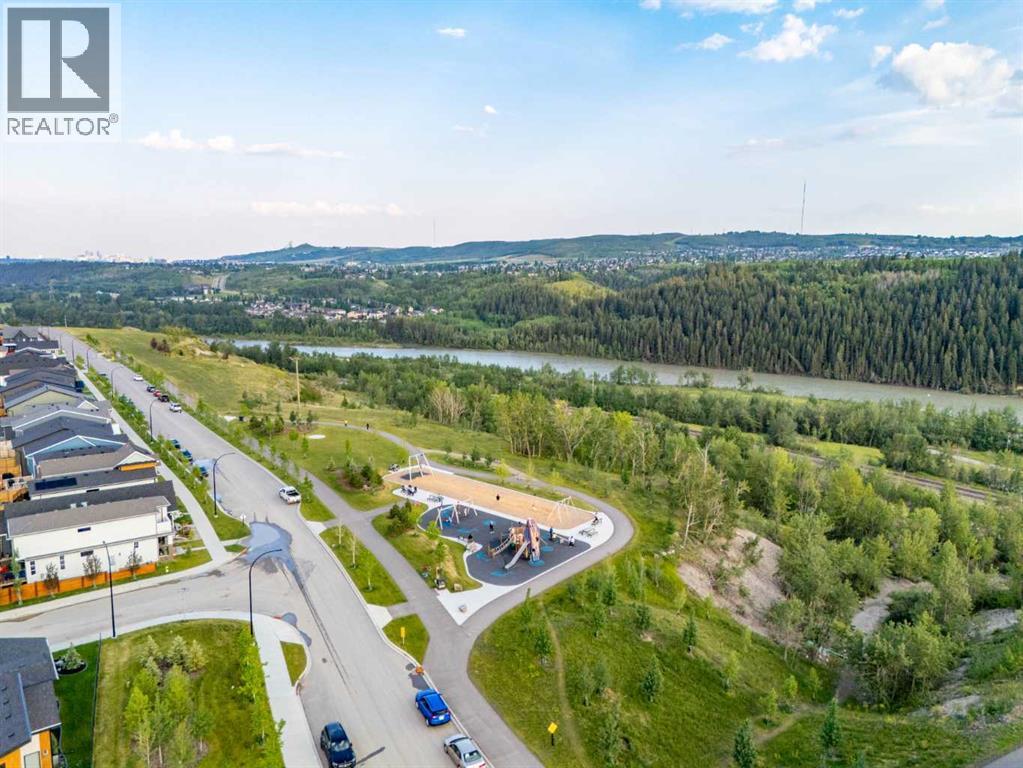 Photo 17 of 237 Rowmont Drive Nw, Calgary AB