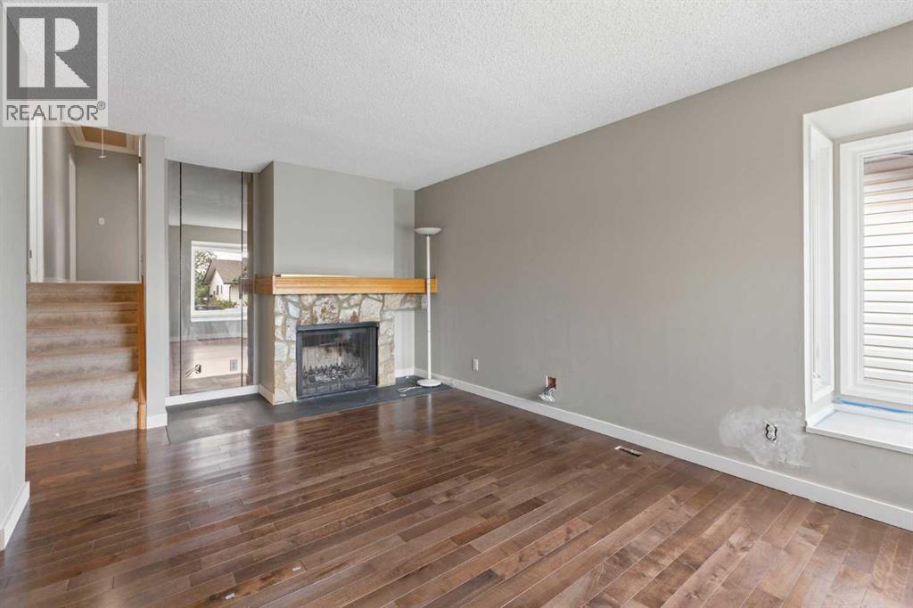 55 Strathcona Close, Calgary, Alberta